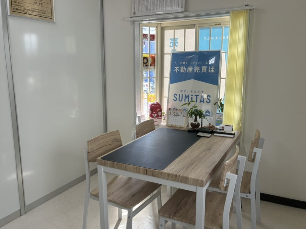 店内の商談スペース